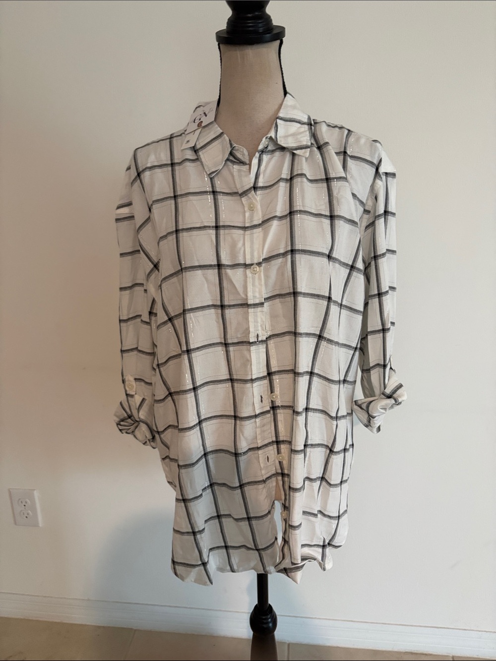 Gloria Vanderbilt, large plaid shirt 1848